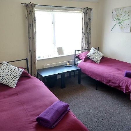 Rowe Gardens - Self Catering - Guesthouse Style - Comfortable Twin Or Double Rooms - Quiet Residential Area Workington Esterno foto