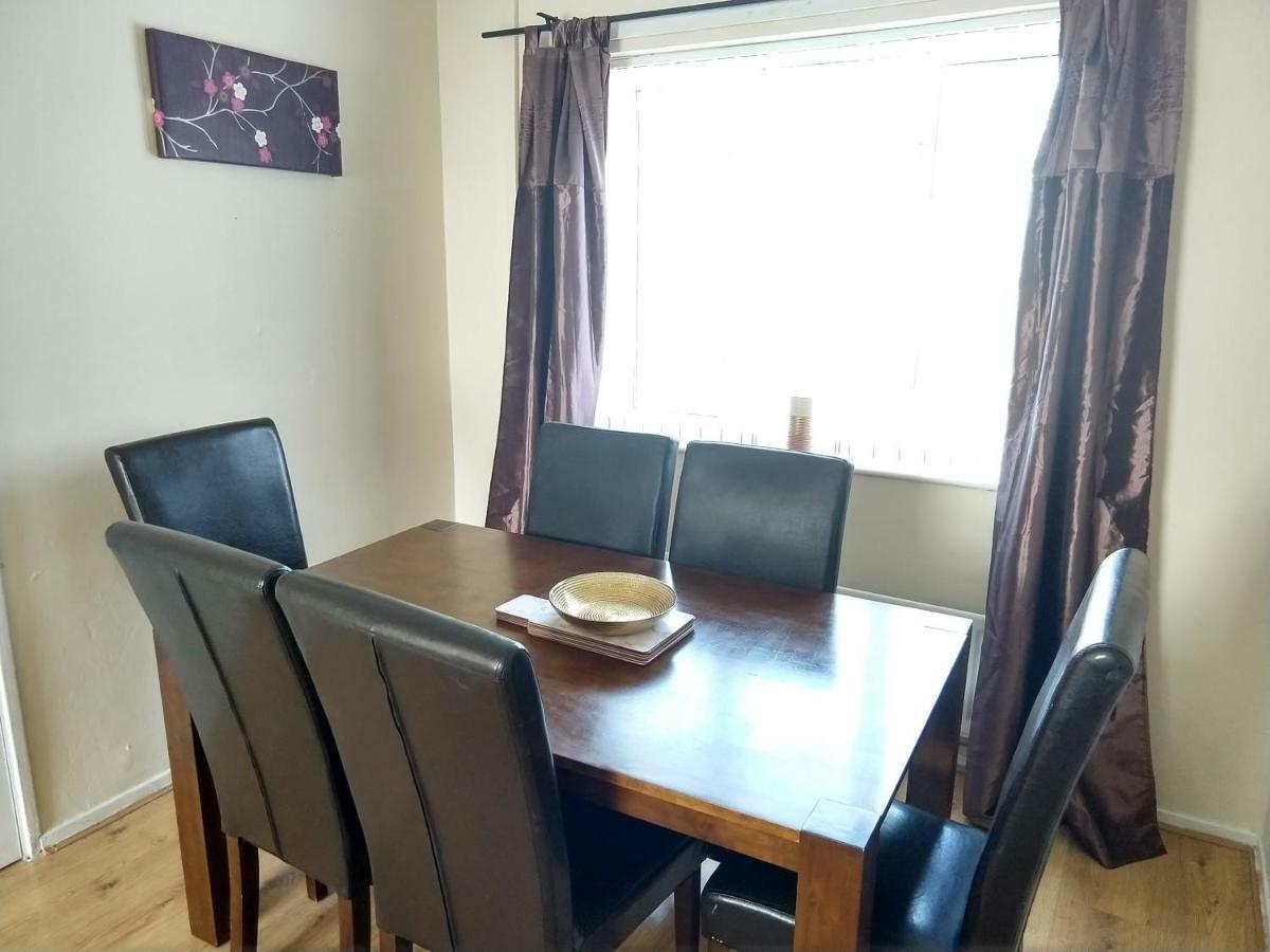 Rowe Gardens - Self Catering - Guesthouse Style - Comfortable Twin Or Double Rooms - Quiet Residential Area Workington Esterno foto