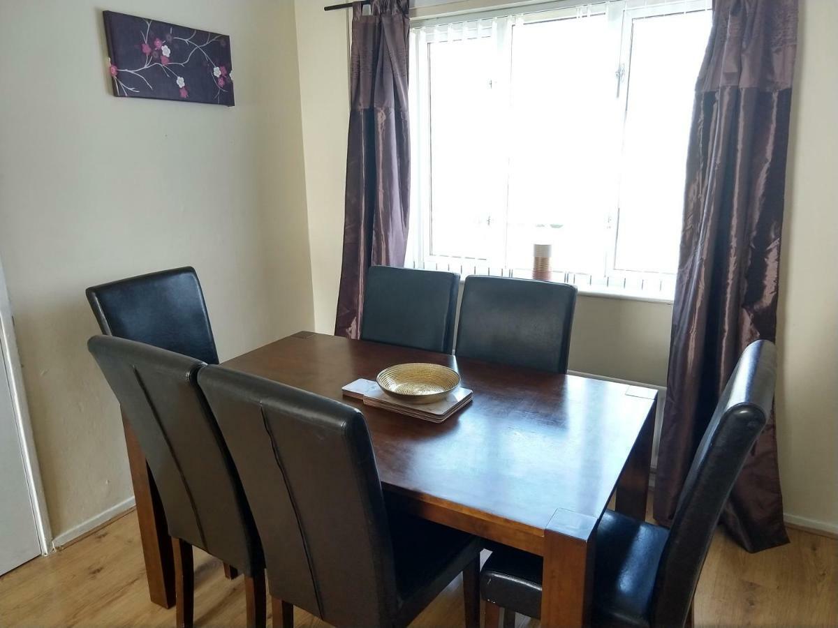 Rowe Gardens - Self Catering - Guesthouse Style - Comfortable Twin Or Double Rooms - Quiet Residential Area Workington Esterno foto