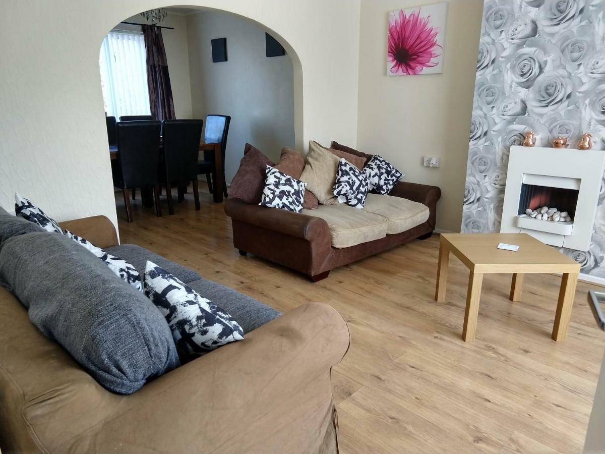 Rowe Gardens - Self Catering - Guesthouse Style - Comfortable Twin Or Double Rooms - Quiet Residential Area Workington Esterno foto